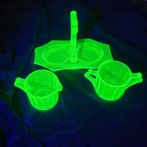 Neon Green Party Serving Set